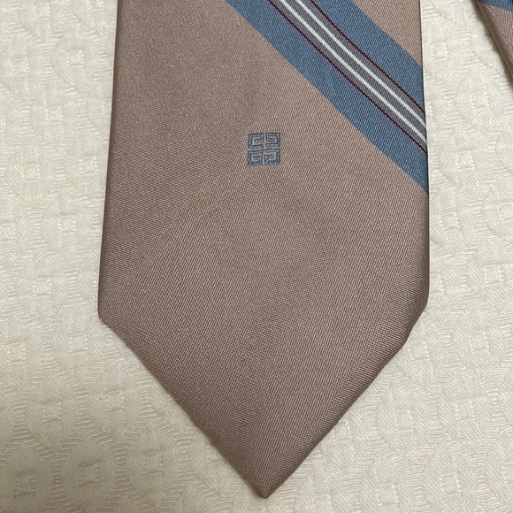 Givenchy Classic Taupe and Blue Silk Striped Tie—Great Condition! - Picture 2 of 7